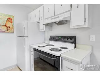 Photo #6: 999508 Listing