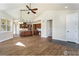 Photo #6: 999534 Listing