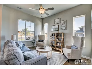 Photo #6: 999686 Listing