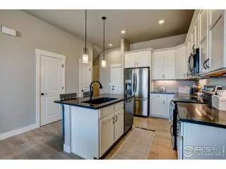Photo #6: 999690 Listing 