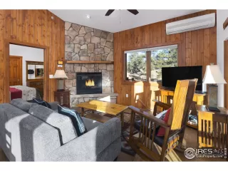 Photo #4: 999728 Listing