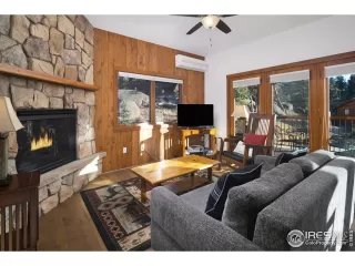 Photo #5: 999728 Listing