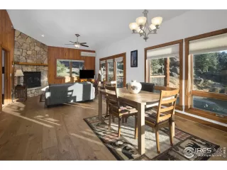 Photo #6: 999728 Listing