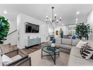 Photo #6: 999730 Listing