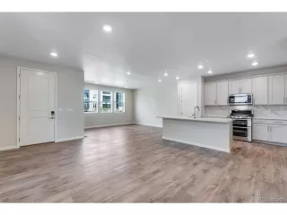 Photo #4: 9997384 Listing