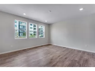 Photo #6: 9997384 Listing