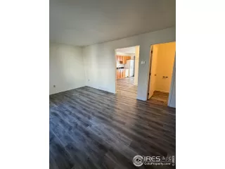Photo #2: 999875 Listing