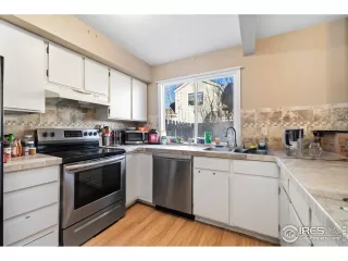 Photo #2: 999888 Listing