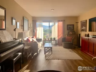 Photo #1: 999945 Listing