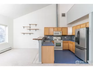 Photo #6: 999982 Listing