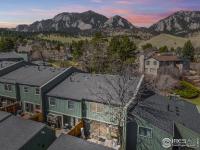 More Details about MLS # 985809 : 90 BENTHAVEN PL BOULDER CO 80305